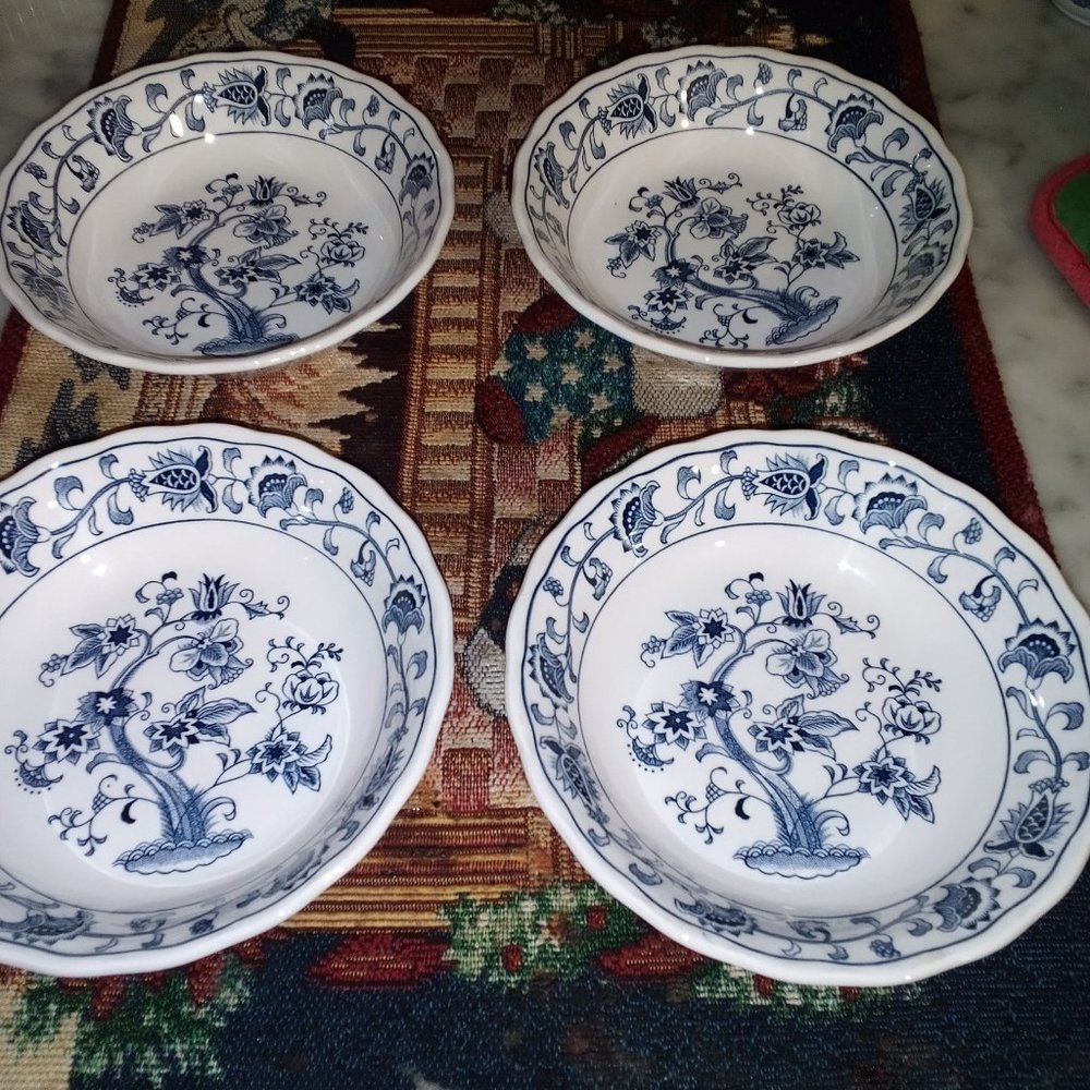 4 Perfect Nikko Japan berry bowls